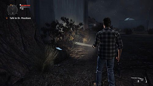 Strona leży z lewej strony głównego budynku obserwatorium (ten z dużą kopułą i teleskopem) - Akt I - The Scientist | Strony manuskryptu | Alan Wakes American Nightmare - Alan Wakes American Nightmare - poradnik do gry