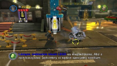 W tym stroju możesz strzelać ładunkami wybuchowymi, które przywierają i niszczą srebrne klocki - Współudział | Opis przejścia LEGO Batman 2 DC Super Heroes - LEGO Batman 2: DC Super Heroes - poradnik do gry