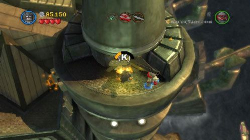 Skorzystaj z Batmana, aby wyciągnąć ostatnią część do śmigłowca (obrazek) - Współudział | Opis przejścia LEGO Batman 2 DC Super Heroes - LEGO Batman 2: DC Super Heroes - poradnik do gry