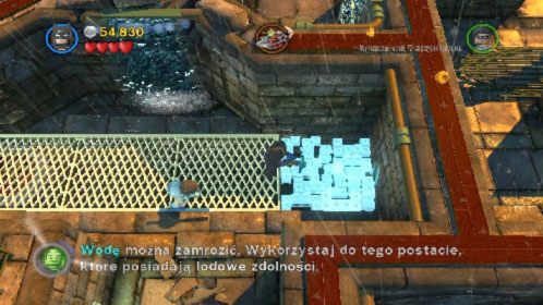 Przebierz się ponownie w kostium nietoperza i kontynuuj marsz labiryntem, aż dotrzesz do krat w podłodze - Awantura w Arkham | Opis przejścia LEGO Batman 2 DC Super Heroes - LEGO Batman 2: DC Super Heroes - poradnik do gry