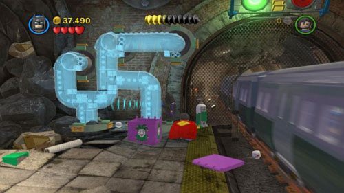 Podejdź do torów - Podziemna kryjówka | Opis przejścia LEGO Batman 2 DC Super Heroes - LEGO Batman 2: DC Super Heroes - poradnik do gry