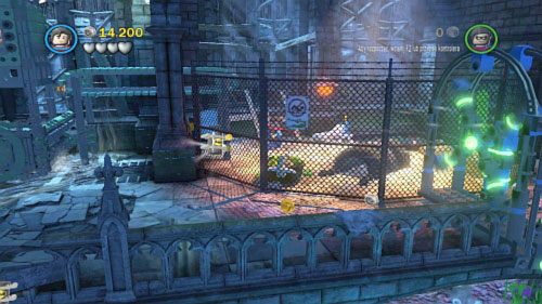 #02 - Po dotarciu do siatki ze znakiem zakazu pływania, przeleć przez nią i podnieś minizestaw - Misja w Arkham | Minizestawy LEGO Batman 2 DC Super Heroes - LEGO Batman 2: DC Super Heroes - poradnik do gry