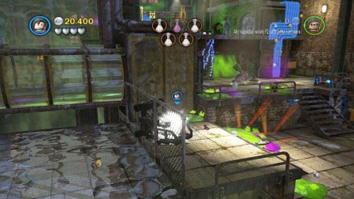 #03 - W pomieszczeniu z plamami chemicznymi na podłodze, gdzie Robin zakłada kostium magnetyczny - Przepis na katastrofę | Minizestawy LEGO Batman 2 DC Super Heroes - LEGO Batman 2: DC Super Heroes - poradnik do gry