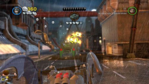 #01 - Podczas pościgu za pojazdem Jokera strzel w tablicę reklamową znajdującą się pod charakterystycznym masztem w kształcie dużej litery A - Chemiczny ślad | Minizestawy LEGO Batman 2 DC Super Heroes - LEGO Batman 2: DC Super Heroes - poradnik do gry