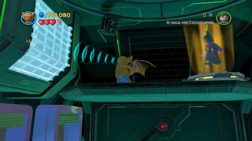 #05 - W pomieszczeniu z kryptonitem wleć na górę Nietoperzem lub Batmanem w kostiumie nietoperza, zniszcz niebieskie klocki z lewej i wleć do wnęki - Kierunek - Metropolis | Minizestawy LEGO Batman 2 DC Super Heroes - LEGO Batman 2: DC Super Heroes - poradnik do gry