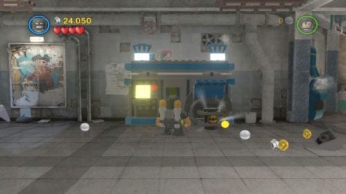 #01 - W pierwszej lokacji w podziemnej stacji metra - Podziemna kryjówka | Minizestawy LEGO Batman 2 DC Super Heroes - LEGO Batman 2: DC Super Heroes - poradnik do gry