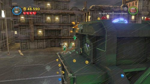 Chemiczny ślad - kiedy wyjdziesz Batmanem na dach pojazdu Jokera skieruj się w lewo i zeskocz na platformę na dole - Obywatele w opałach | Inne | LEGO Batman 2 DC Super Heroes - LEGO Batman 2: DC Super Heroes - poradnik do gry
