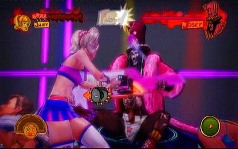 Gdy boss straci całe swoje życie, wykonaj egzekucję i przejdź do drugiej fazy pojedynku - 4 - Fulci Fun Center - walka z Josey | Opis przejścia Lollipop Chainsaw - Lollipop Chainsaw - poradnik do gry