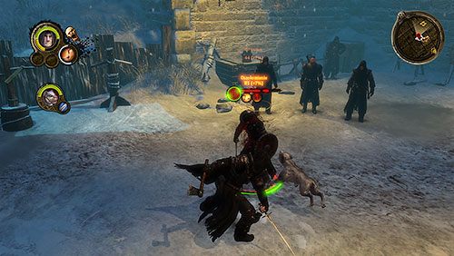 Na placu, na którym czekają na Ciebie młodzi strażnicy przejdziesz krótki tutorial z podstaw walki wręcz, sprytnie zakamuflowane jako szkolenie nowych rekrutów - Na tę noc i wszystkie pozostałe (ZG) | Rozdział 1 - Mors Westford | Gra o tron - Gra o tron - poradnik do gry