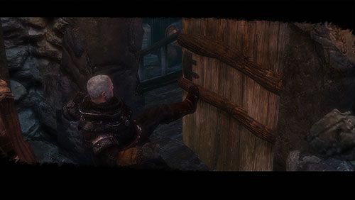 Teraz podejdź do drzwi piwniczki i podaj prawidłowe hasło, które podali Ci zdrajcy, po czym Mors delikatnie uchyli drzwi, aby wśliznąć się do środka - Bezpański pies (ZG) - Tunele Moles Town | Rozdział 7 - Mors Westford - Gra o tron - poradnik do gry