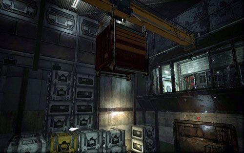 Zbijesz w ten sposób szybę i odblokujesz dalsze przejście - 03 - In the Shadow of Evils Past - archiwa Oscorps - Opis przejścia - Niesamowity Spider-Man - poradnik do gry