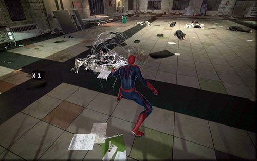 Po uratowaniu pierwszego członka personelu Connor odblokuje kratę prowadzącą do dalszej części kompleksu - 02 - Escape Impossible - Znajdźki - Niesamowity Spider-Man - poradnik do gry