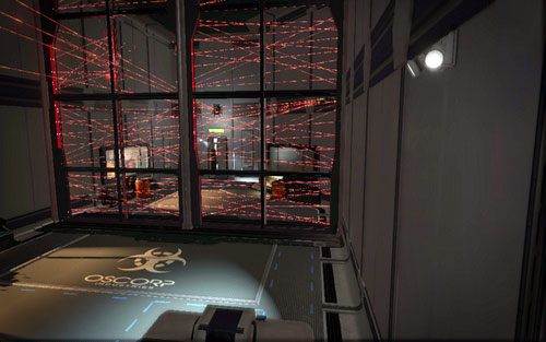 Ten przedmiot ukryto za drugą ścianą laserów i dwiema wieżyczkami - 06 - Smythe Strikes Back - Nagrania, Magazyny, Instrukcje - Znajdźki - Niesamowity Spider-Man - poradnik do gry