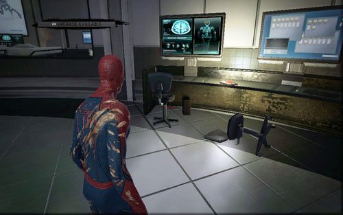 Na jednym z biurek znajdziesz ostatni manual - 06 - Smythe Strikes Back - Nagrania, Magazyny, Instrukcje - Znajdźki - Niesamowity Spider-Man - poradnik do gry