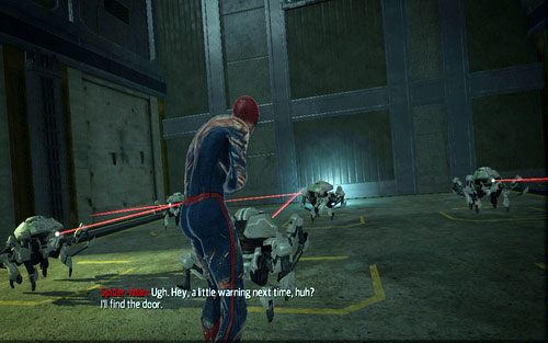 Po uwolnieniu z rąk szalonego profesora, trafisz do pomieszczenia ze stojącymi w miejscu robotami - 10 - Spider-Man No More! - Instrukcje, Części technologii - Znajdźki - Niesamowity Spider-Man - poradnik do gry