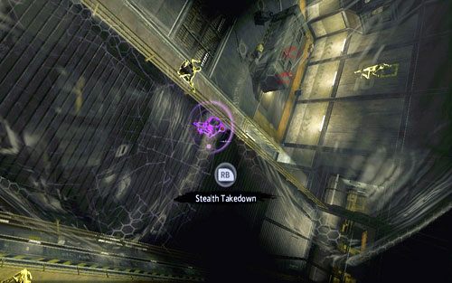 Na samym początku wyeliminuj po cichu wroga na mostku oraz tego stojącego po przeciwnej stronie pomieszczenia - 03 - In the Shadow of Evils Past - tablet Connorsa - Opis przejścia - Niesamowity Spider-Man - poradnik do gry