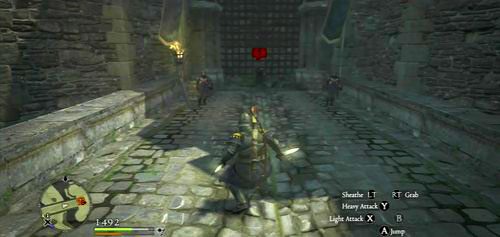 Zanim podejdziemy do strażników, ubieramy zestaw zbroi, która dała nam Mirabelle (Royal Guard Armor) - Duchess In Distress | Akt 3 i kolejne (ZP) w Dragons Dogma - Dragons Dogma - poradnik do gry