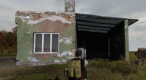 We wschodniej części lotniska znajdują się dwa duże magazyny gdzie masz szansę znaleźć trochę przydatnego ekwipunku - DayZ: Balota | Zdobywanie pierwszego ekwipunku - DayZ - poradnik do gry