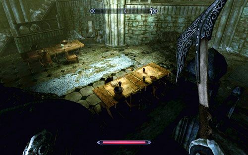 Idąc cały czas przed siebie i zabijając napotkanych wrogów, dotrzesz do drugiej komnaty z drewnianymi stołami - Chasing Echoes | Ścieżka lorda wampirów | The Elder Scrolls V Skyrim Dawnguard - The Elder Scrolls V: Skyrim - Dawnguard - poradnik do gry