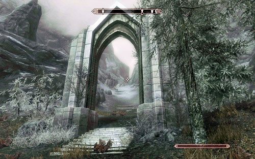 Idąc dalej w tym samym kierunku natkniesz się na przejście pod kamiennym łukiem, za którym znajduje się wąski wąwóz pełen pajęczyn - Touching The Sky (1) | Ścieżka lorda wampirów | TES V Skyrim Dawnguard - The Elder Scrolls V: Skyrim - Dawnguard - poradnik do gry