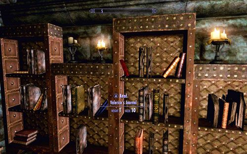 Małą czerwoną książeczkę znajdziesz na środkowym regale oświetlonej świeczkami biblioteczki - Chasing Echoes | Ścieżka Dawnguarda | The Elder Scrolls V Skyrim Dawnguard - The Elder Scrolls V: Skyrim - Dawnguard - poradnik do gry