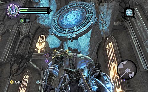 Pozostań na niewielkiej skalnej półce, popatrz do góry i użyj zdolności Władca Pustki na pokazanym na powyższym screenie górnym portalu, przy czym zadbaj o to żeby przyczynić się do powstania jego wzmocnionej wersji (przytrzymanie środkowego przycisku myszy) - Odszukaj skrybę - północna część cytadeli (1) | Skaza herezji | Darksiders 2 - Darksiders 2 - poradnik do gry