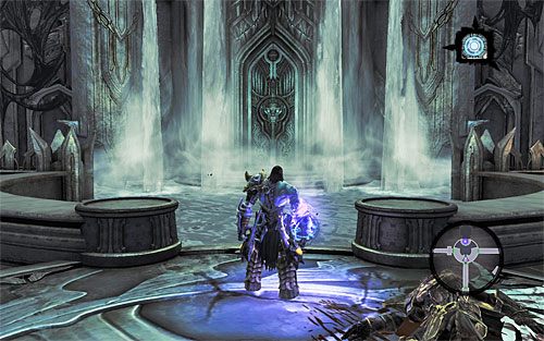 Po znalezieniu się z powrotem w głównej sali cytadeli powinieneś zauważyć, że zniknęła czarna maź, a to oznacza, że możesz wybrać niedostępne wcześniej północne drzwi (powyższy screen) - Odszukaj skrybę - koniec | Skaza herezji | Darksiders 2 - Darksiders 2 - poradnik do gry
