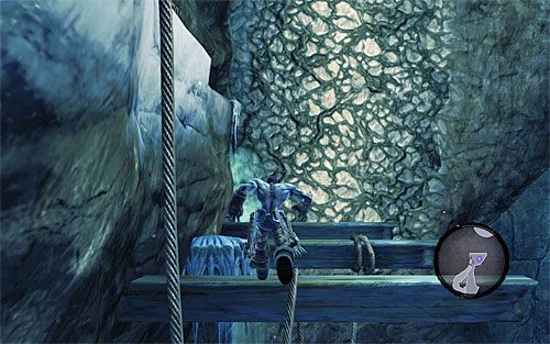 Przejdź dalej i doskocz (SPACJA) do znajdującej się na wprost od Ciebie poziomego drewnianego słupa - Dotrzyj na szczyt Mrocznej Twierdzy (2) | Znajdź sposób na ocalenie Wojny - Darksiders 2 - poradnik do gry