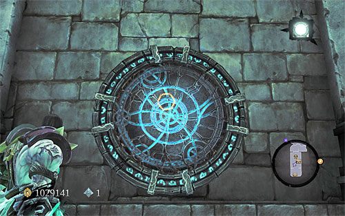 Po ewentualnym załatwieniu interesów z Vulgrimem zacznij od użycia umiejętności Władca Pustki (lub Władca Czasu) na pokazanym na powyższym screenie nieaktywnym portalu - Kraina Kuźni - inne | DODATKOWE LOKACJE | Darksiders 2 - Darksiders 2 - poradnik do gry