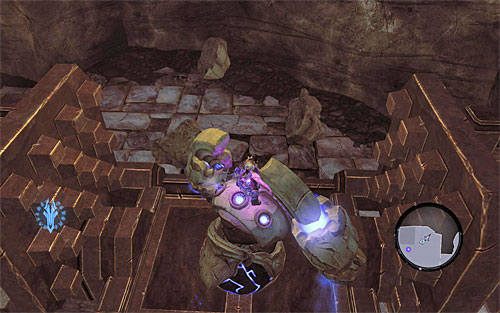 Zlokalizuj swojego konstrukta, którego używałeś do przemieszczania się po tej lokacji, wskocz na niego i podjedź nim do prasy, zatrzymując go w pokazanym na powyższym screenie miejscu - Zbudź Wartownika (3) | Serce Góry | Darksiders 2 - Darksiders 2 - poradnik do gry