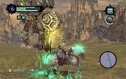 W trakcie drugiej fazy boss zacznie korzystać ze swojego działa, wypuszczając wielkie żółte pociski zwane kruszorami - Boss 7 - Wartownik | Serce Góry | Darksiders 2 - Darksiders 2 - poradnik do gry