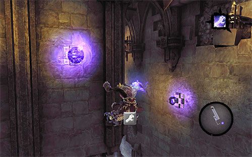 Pozostań na pnączach, odchyl się do tyłu i wykonaj skok, łapiąc się w locie pokazanego na powyższym screenie kolejnego zaczepu (ponownie wymagany jest tu Uchwyt Śmierci) - Znajdź Wiekuisty Tron (1) | Władca Kości | Darksiders 2 - Darksiders 2 - poradnik do gry