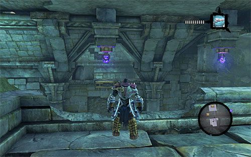 Eksplorację dolnego balkoniku rozpocznij od zlokalizowania nowej skrzyni - Grań Płaczu | DODATKOWE LOKACJE | Darksiders 2 - Darksiders 2 - poradnik do gry