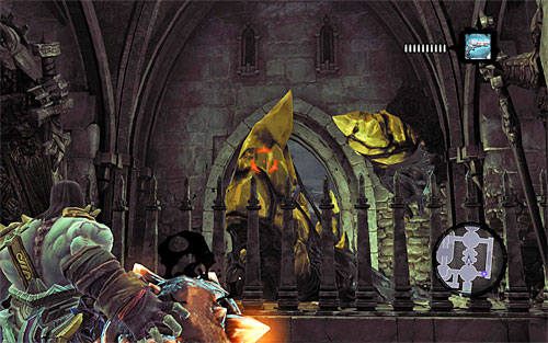 Możesz już obrócić posąg z latarnią o 90 stopni, tak by oświetliła ona zachodni kryształ, doprowadzając do opuszczenia się krat - Przyzwij Mistrza Areny (1) | Królewska zapłata | Darksiders 2 - Darksiders 2 - poradnik do gry