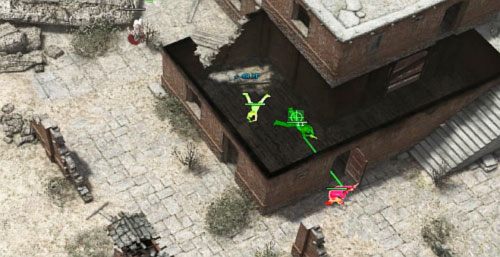 W razie potrzeby możesz wycofać się do wnętrza budynku, skąd przez otwarte drzwi możesz strzelać do wchodzących/przebiegających przeciwników - Bras [2] - Kampania - początkowe lokacje - Jagged Alliance: Crossfire - poradnik do gry