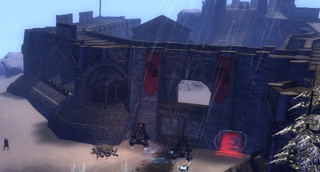 Pozostałości po nieudanym ataku na fort. Tym razem nawet maszyny oblężnicze nie pomogły. - World vs World - umocnienia i obrona | Rywalizacja z innymi graczami - Guild Wars 2 - poradnik