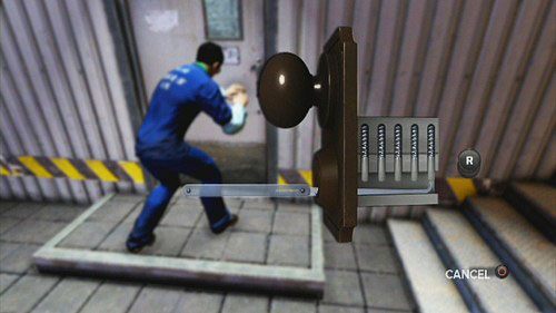 Urządzenie znajduje się w zamkniętym magazynie, który musisz otworzyć za pomocą wytrychów - Dockyard Heist | Opis przejścia Sleeping Dogs - Sleeping Dogs - poradnik do gry