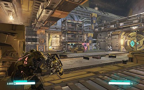 Po dojechaniu do końca udaj się w prawo i przejdź przez drzwi - Rozdział 1 - The Exodus | Opis przejścia | Transformers Upadek Cybertronu - Transformers: Upadek Cybertronu - poradnik do gry