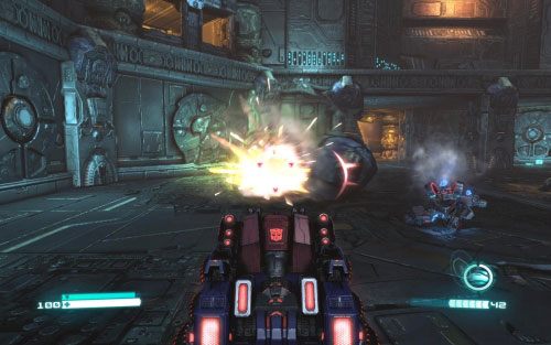 Wejdź na podwyższenie i zacznij kierować się w prawo, rozprawiając się z wrogami - Rozdział 3 - Metroplex Heeds the Call | Opis przejścia - Transformers: Upadek Cybertronu - poradnik do gry