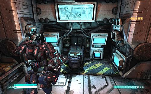 Po zakończeniu bitwy na otwartym terenie wejdź do bazy, zabij dwóch wrogów na ziemi i podejdź do komputerów z prawej - Audio Logs - rozdziały 1-6 | Audio Logs | Transformers Upadek Cybertronu - Transformers: Upadek Cybertronu - poradnik do gry