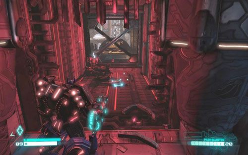 Po dotarciu do mostu obstawionego przez wrogów, zeskocz na dół i podnieś baterię znajdującą się w narożniku z prawej - Audio Logs - rozdziały 1-6 | Audio Logs | Transformers Upadek Cybertronu - Transformers: Upadek Cybertronu - poradnik do gry