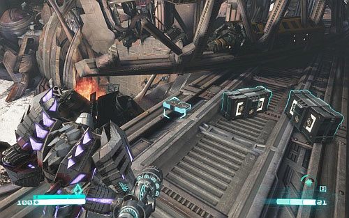 Po przejechaniu przez plac z autami przeciwnika trafisz na platformę z wrogami z prawej strony - Audio Logs - rozdziały 7-12 | Audio Logs | Transformers Upadek Cybertronu - Transformers: Upadek Cybertronu - poradnik do gry