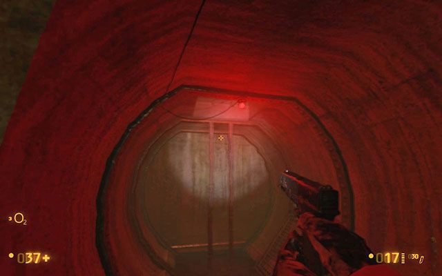 Kiedy go całkowicie odkręcisz po chwili kanał powinien zacząć wypełniać się wodą - Unforeseen Consequences - Nadzieja w broni palnej | Unforeseen Consequences - Black Mesa - poradnik do gry