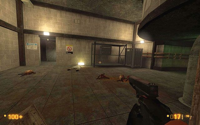 W sali znajdują się dwa wyjścia - Office Complex - W poszukiwaniu wsparcia | Office Complex | Black Mesa - Black Mesa - poradnik do gry