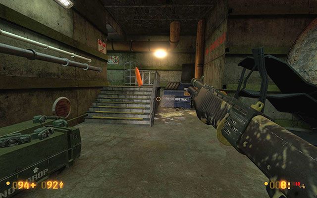 Na końcu trasy rura nagle urwie się, wyrywając ogromną dziurę w suficie jednego z pomieszczeń - Blast Pit - Wielkie grillowanie | Blast Pit | Black Mesa - Black Mesa - poradnik do gry