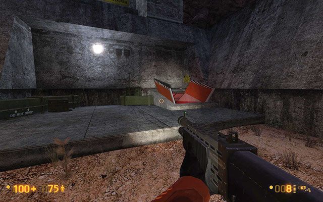 Kiedy zrobi się cicho udaj się w stronę otwartych wrót prowadzących do piwnicy, nie powinieneś mieć problemu z ich zlokalizowaniem, gdyż widać wyraźnie czerwone światło wydobywające się z wewnątrz - On a Rail - 3... 2... 1... Start! | On a Rail | Black Mesa - Black Mesa - poradnik do gry