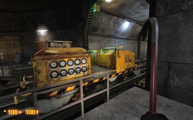 Rozwal wszystkie drewniane skrzynie, pozbieraj przedmioty i podejdź do żółtej drezyny - On a Rail - 3... 2... 1... Start! | On a Rail | Black Mesa - Black Mesa - poradnik do gry