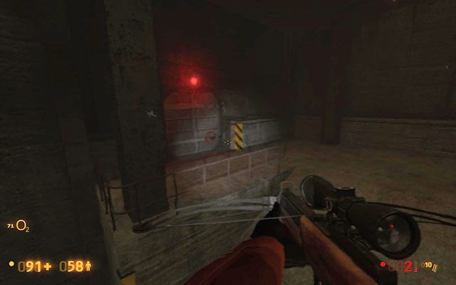 Gdy zaczerpniesz powietrza, zanurkuj ponownie i podpłyń do metalowej kraty - Apprehension - Podwodne polowanie | Apprehension | Black Mesa - Black Mesa - poradnik do gry
