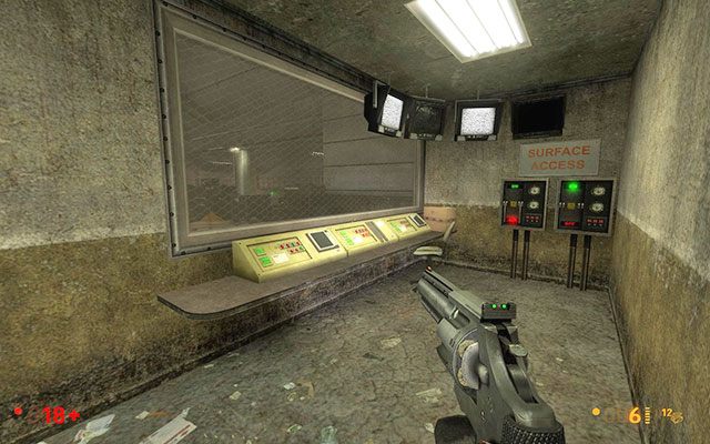 Gdy uporasz się z wszystkimi zabójczyniami, dokładnie zbadaj pobliskie pomieszczenia, głównie w poszukiwaniu aparatów medycznych i baterii do kombinezonu - Apprehension - W drodze na powierzchnię | Apprehension | Black Mesa - Black Mesa - poradnik do gry