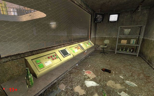 Poczekaj aż urządzenie zgniecie śmieci i przesuń się po nim na drugą stronę pomieszczenia, wychodząc po drabinie na górę - Apprehension - W drodze na powierzchnię | Apprehension | Black Mesa - Black Mesa - poradnik do gry